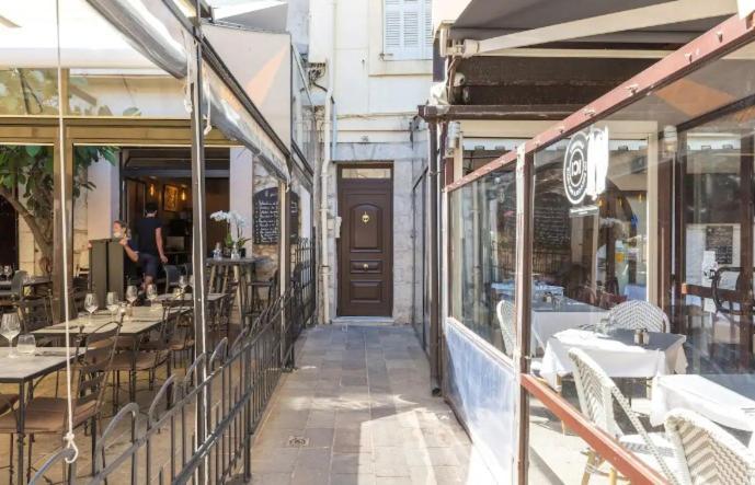 Appartement Authentique Situe En Plein Centre D'Antibes Exterior foto